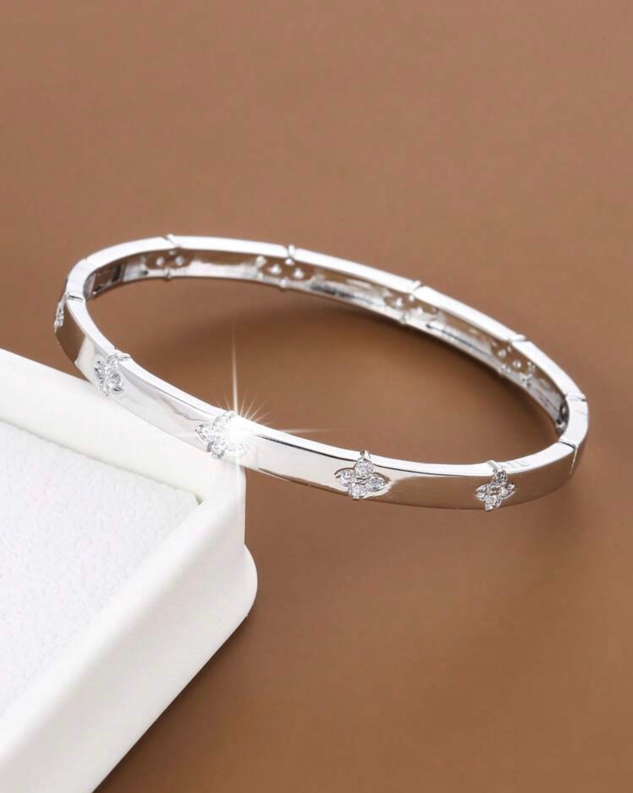 Bracelete Van Trevo Cravejado Banhado a Ouro 18k