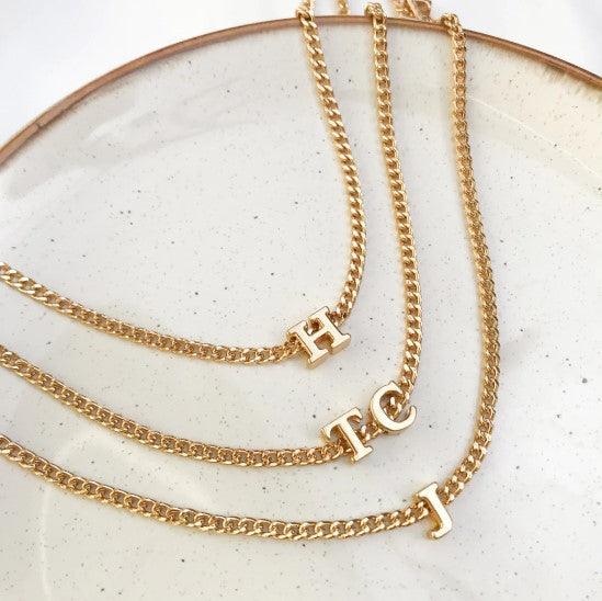 Conjunto Colar Iniciais + Correntes