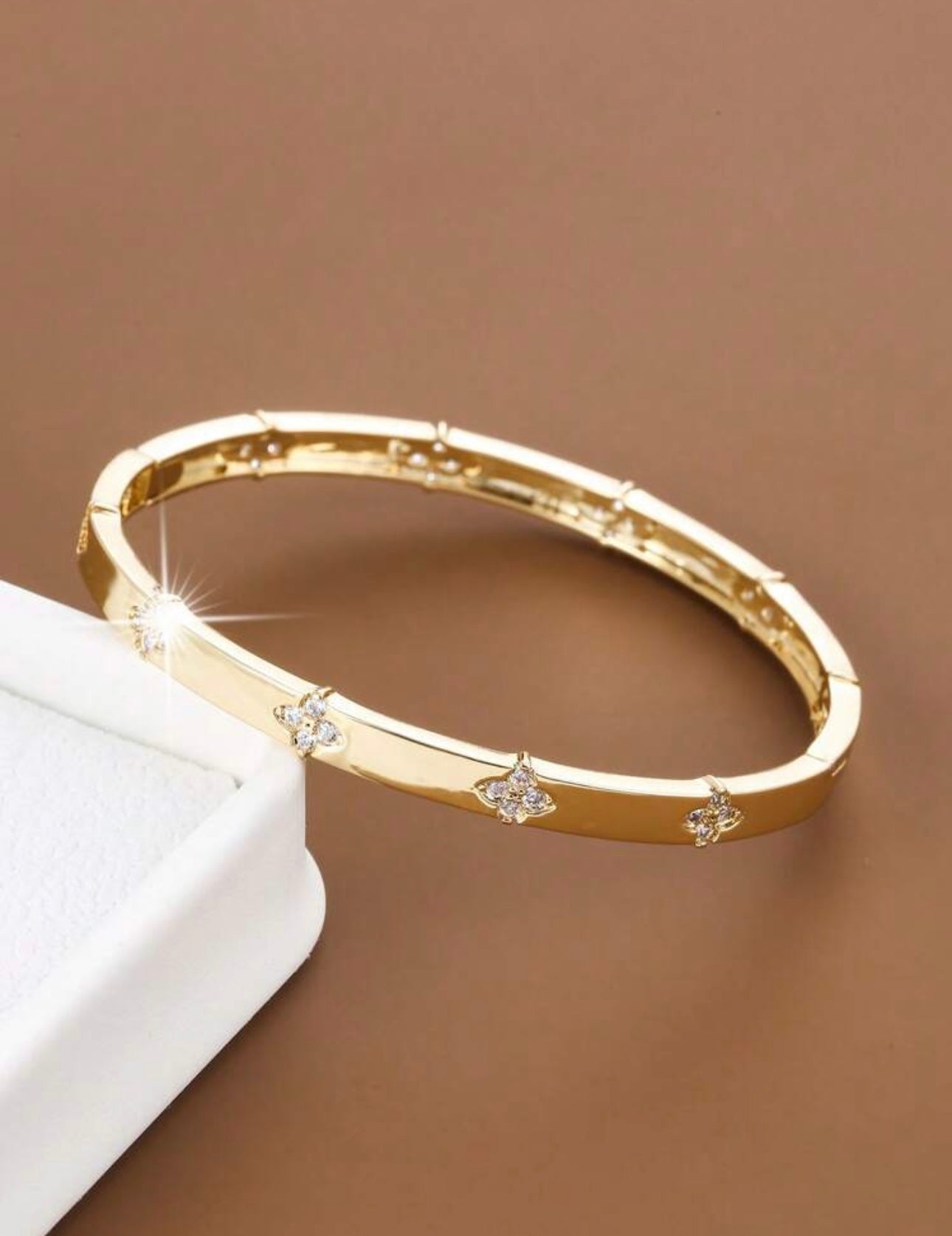 Bracelete Van Trevo Cravejado Banhado a Ouro 18k