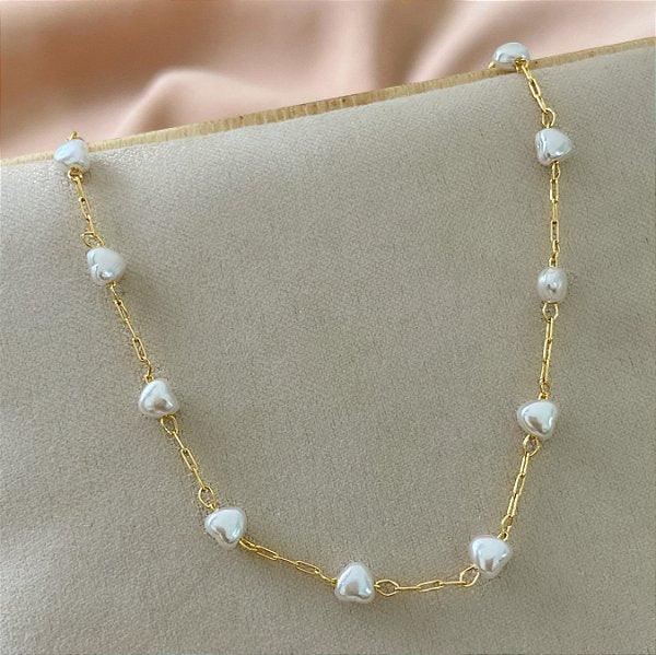 COLAR CORRENTE DELICADA CORAÇÕES PÉROLAS FOLHEADO A OURO 18K⭐️