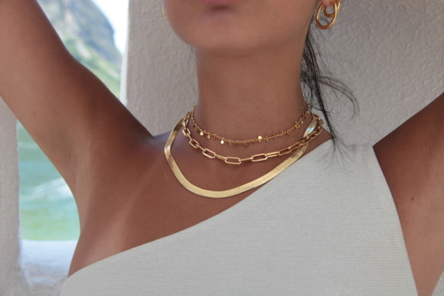 Choker Medalhas Dourada Folheada a Ouro 18k